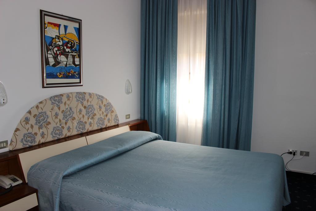 Hotel Pinolo Губбио Экстерьер фото