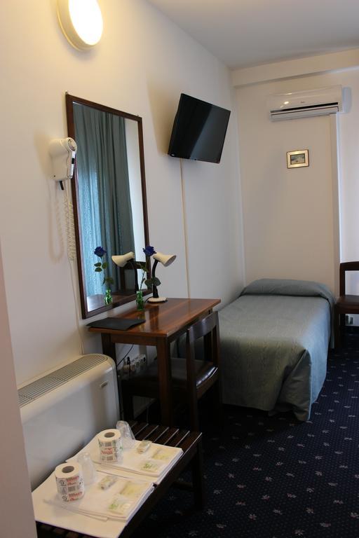 Hotel Pinolo Губбио Экстерьер фото