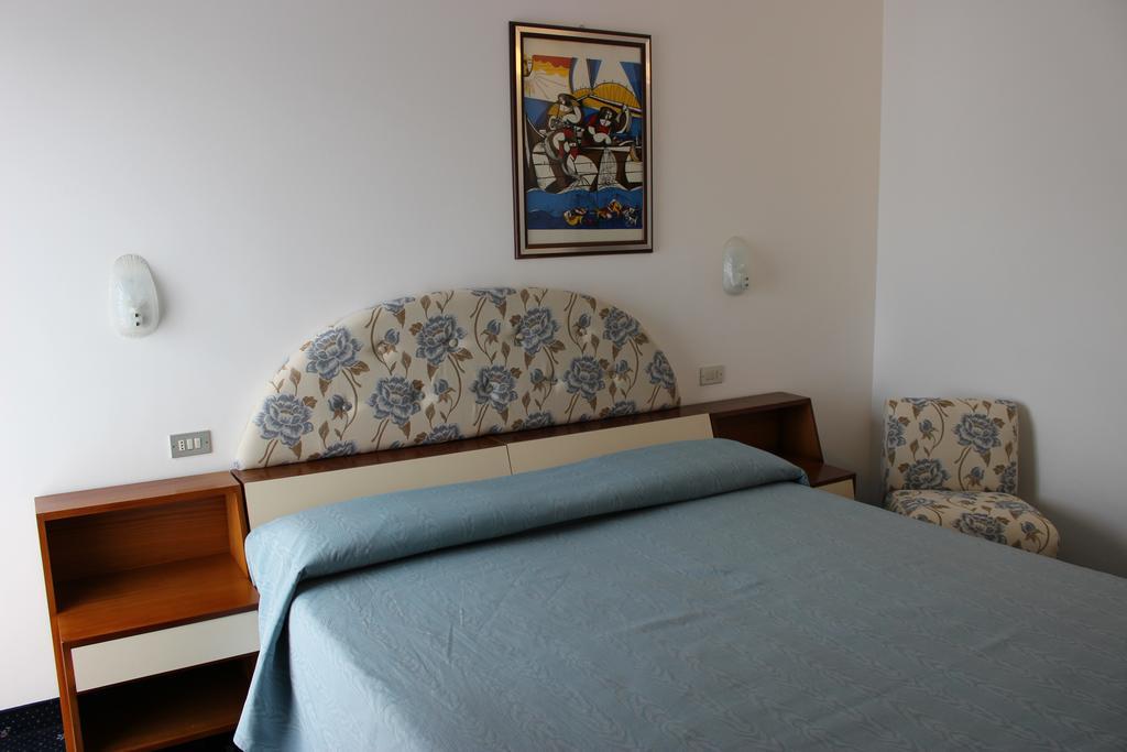 Hotel Pinolo Губбио Экстерьер фото