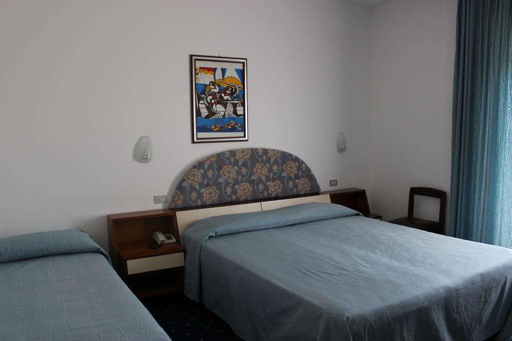 Hotel Pinolo Губбио Экстерьер фото