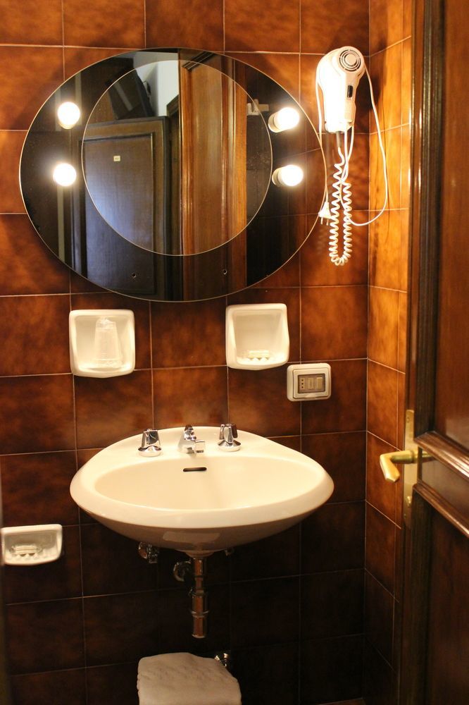 Hotel Pinolo Губбио Экстерьер фото