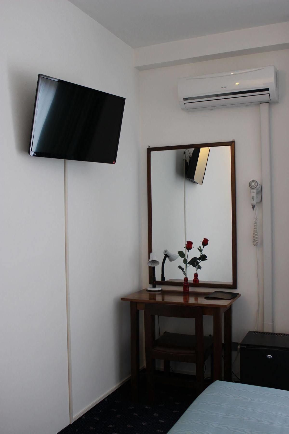 Hotel Pinolo Губбио Экстерьер фото